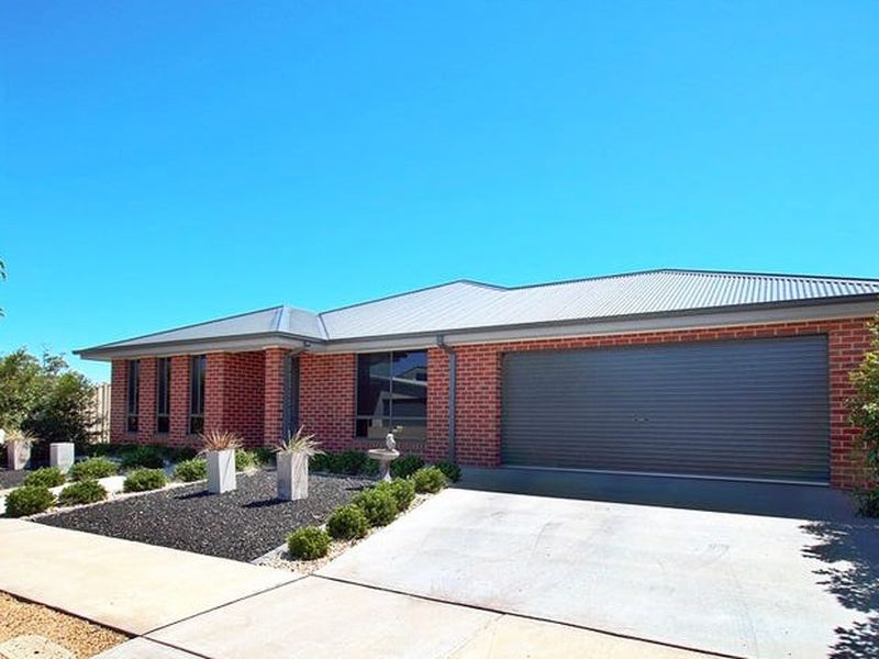 3 Rissmann Drive, Horsham