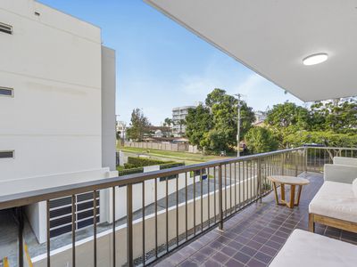4 / 18 Back Street, Biggera Waters