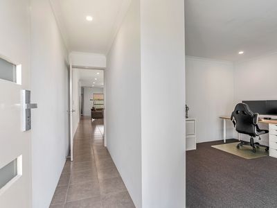 10 Maddox Street, Hilbert