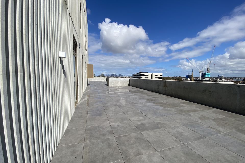 710 / 20 Wardens Walk, Coburg