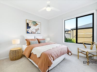 4 Plenty Way, Cranbourne North