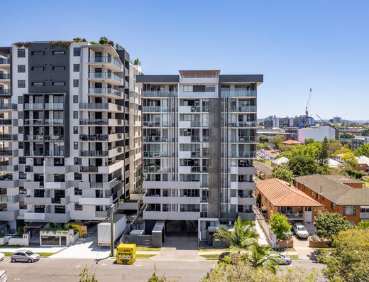 Modern inner city apartment living!