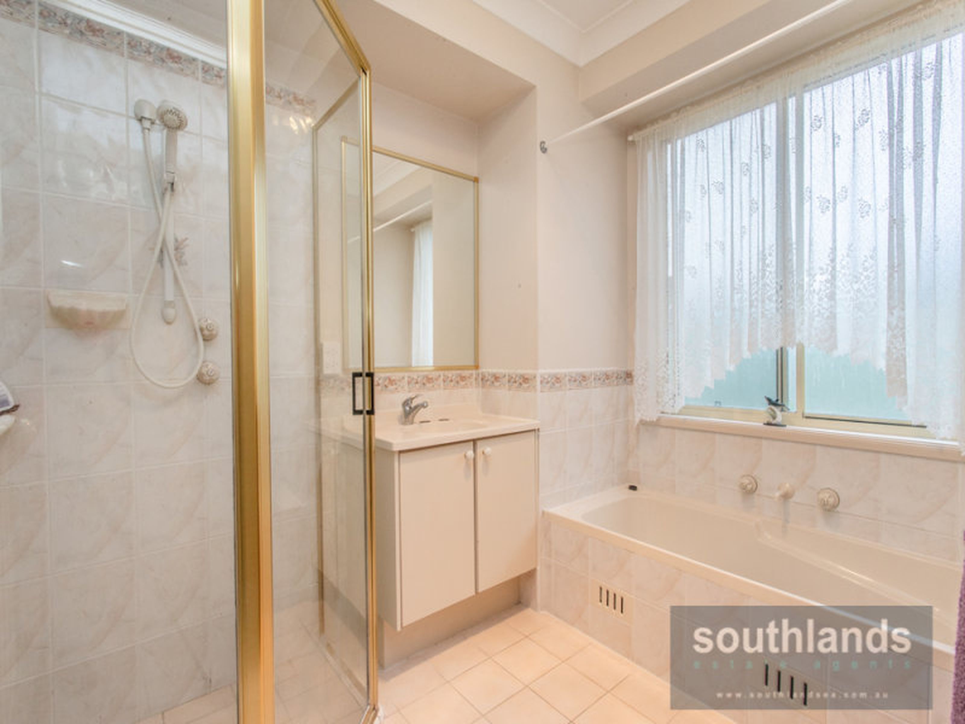 8 Sorenson Cres, GLENMORE PARK