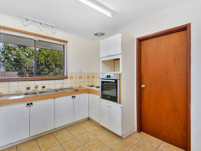 2 / 52 Endeavour Avenue, Bull Creek