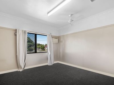 27 Thurso Street, North Booval