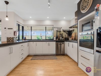 13 Teakwood Loop, Thornlie