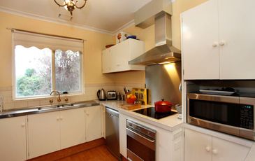 69 Beaconsfield-Emerald Road, Beaconsfield Upper