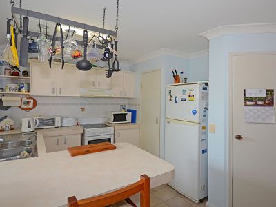 4 / 14 BEACH ROAD, Pialba