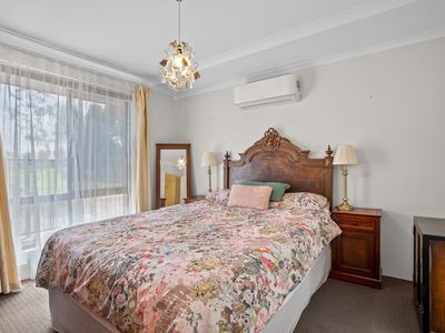 2 PENDRAGON LANE, Baldivis