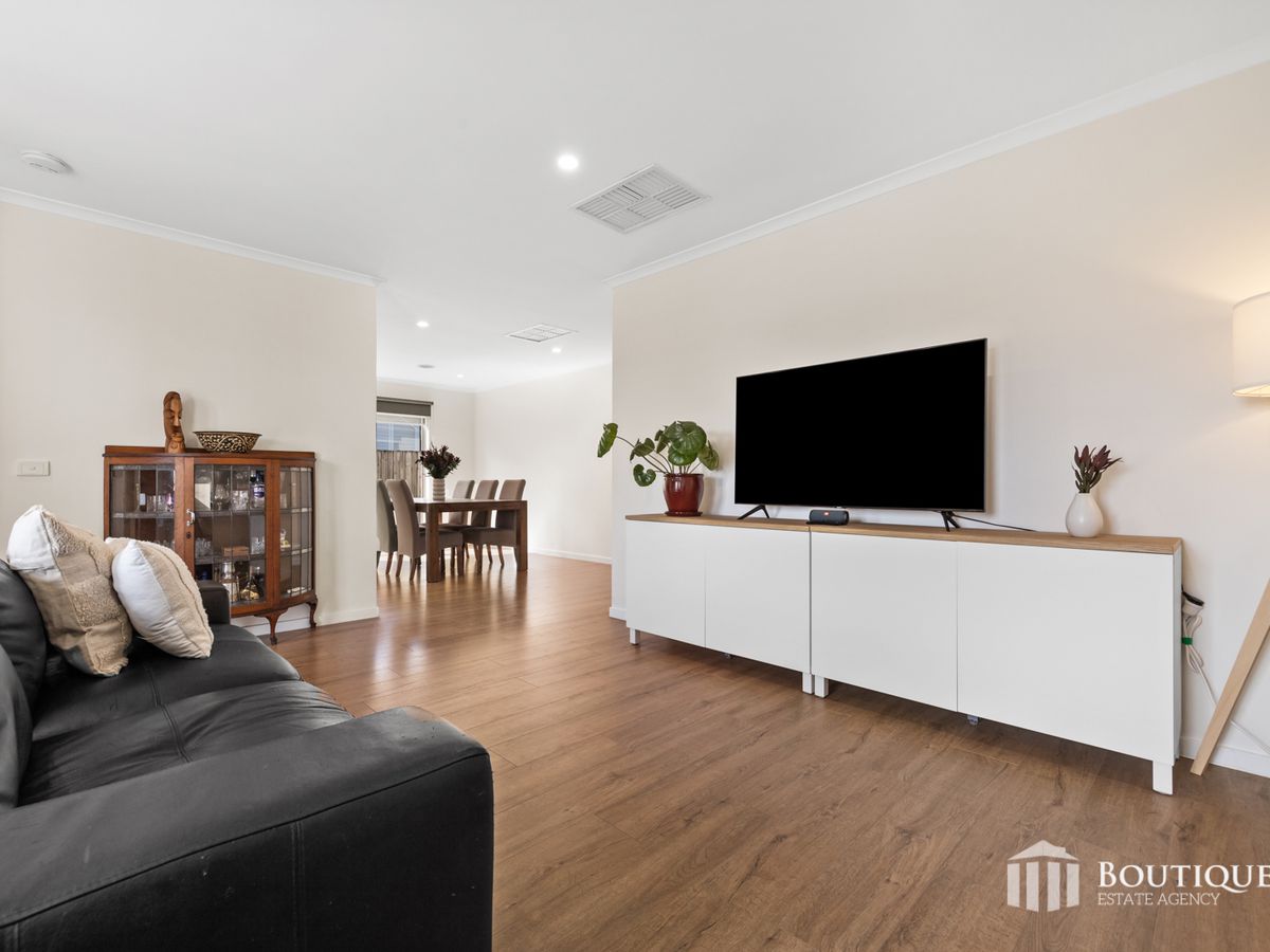 63 Langbourne Drive, Narre Warren South