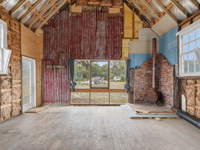 8-10 Royal George Road, Royal George