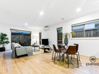 11 Whispering Way, Clyde North