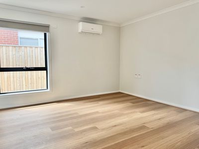 1 Earlville Street, Manor Lakes