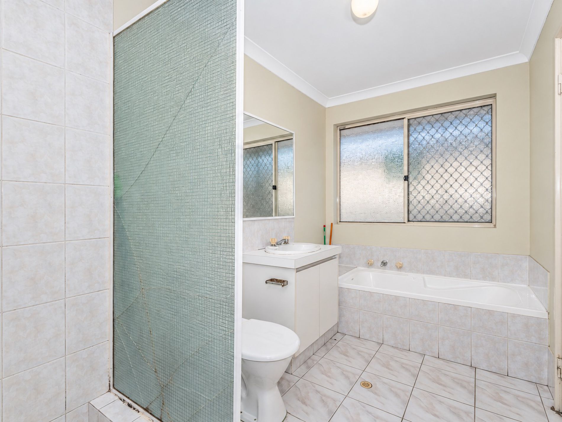 2 / 33 Lawson Street, Bentley