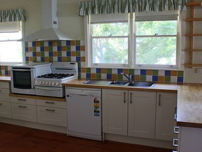8 Araluen Parade, Belmont