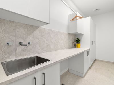 6B Seaview Way, Long Beach