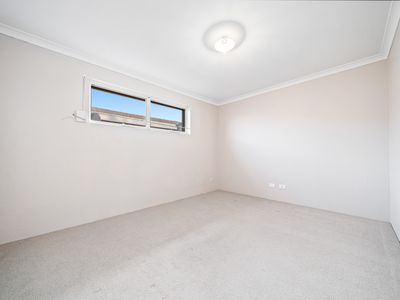 16 Snugglepot Street, Banksia Grove