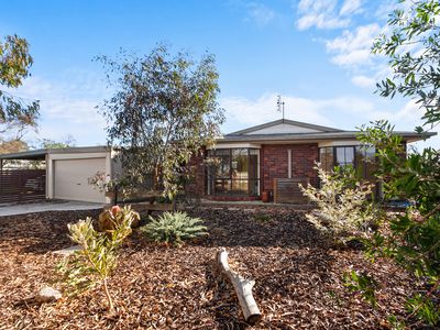 12 Yvette Close, Sale