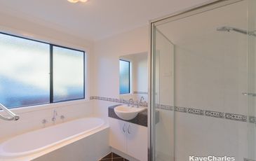 84 Fieldstone Boulevard, Beaconsfield