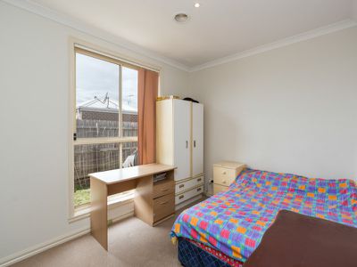 4 / 96 Thames Boulevard, Werribee