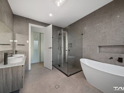 7 Gulshan Avenue, Claremont Meadows