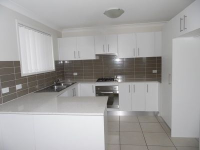 3 / 5 Vlatko Drive, West Hoxton