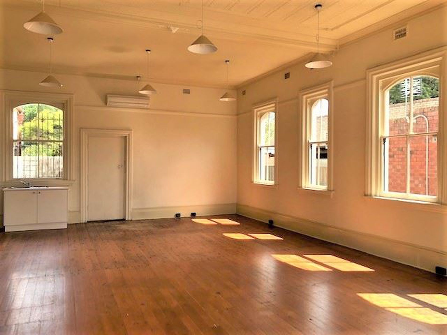 1 / 107 Princes Highway, Milton