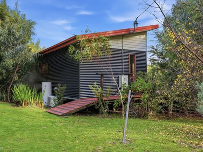9 Glovers Road, Deep Bay
