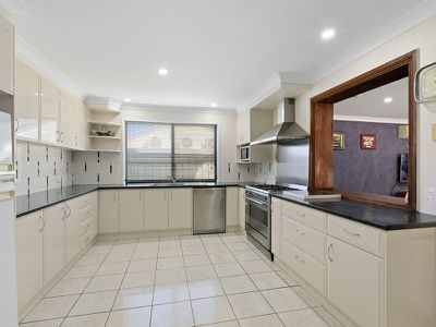 12 Belmore Drive, Rochedale South