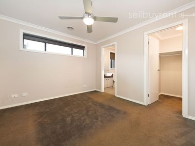 33 WHITELEY CIRCUIT, Baranduda