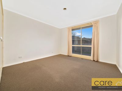 2 / 9 Royal Avenue, Springvale