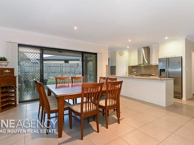 13 Dinnigan Cr, Durack