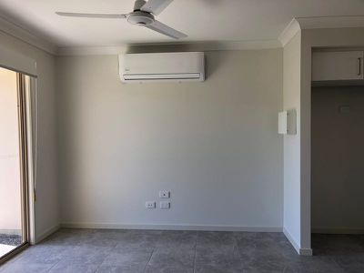 2 / 12 Claireview Street, Logan Reserve