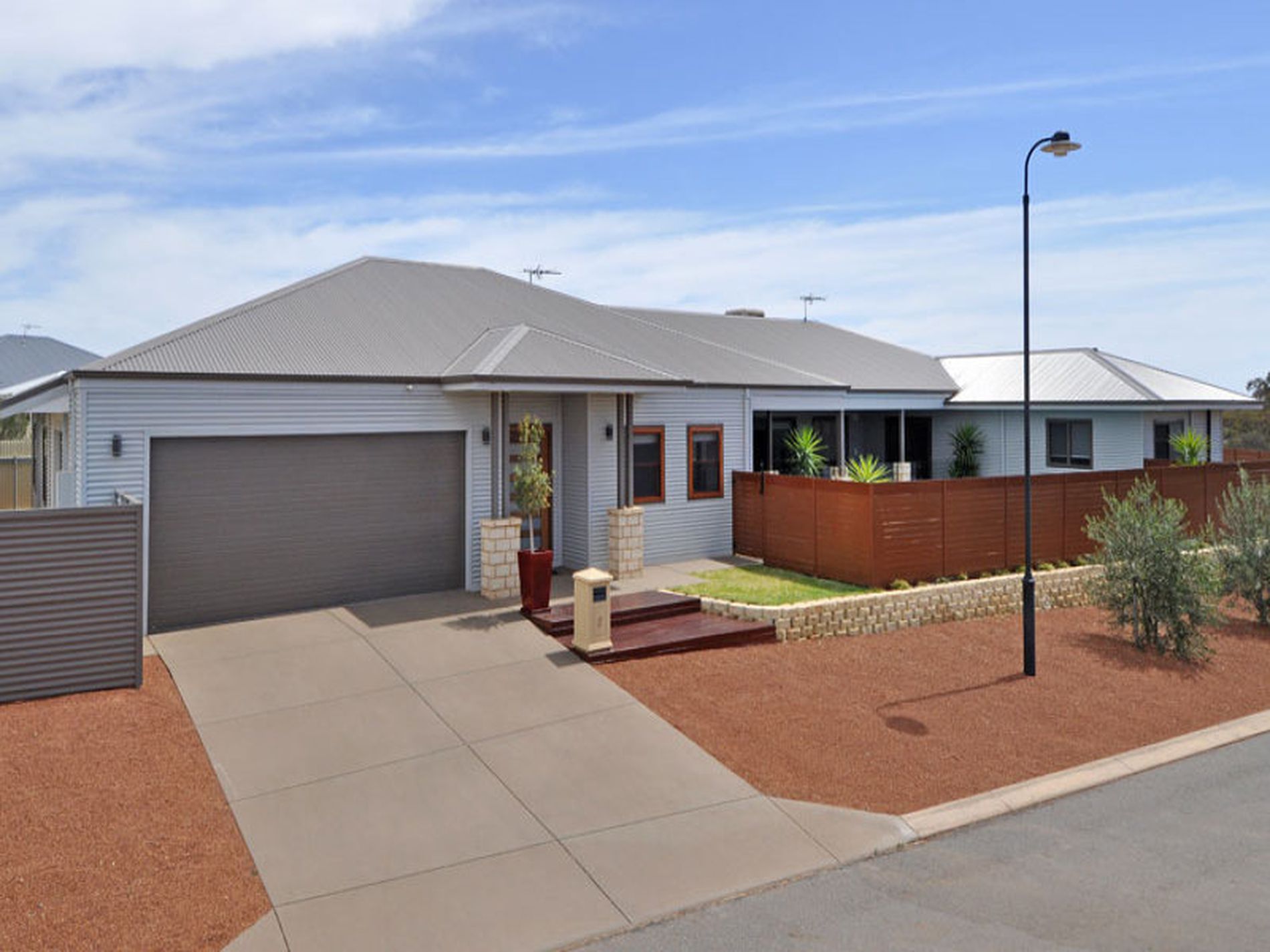 2 Pirring Way, Hannans