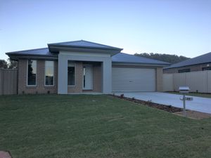 49 Greta Drive, Hamilton Valley