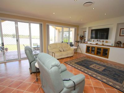 8 Sanctuary Close, Tea Gardens