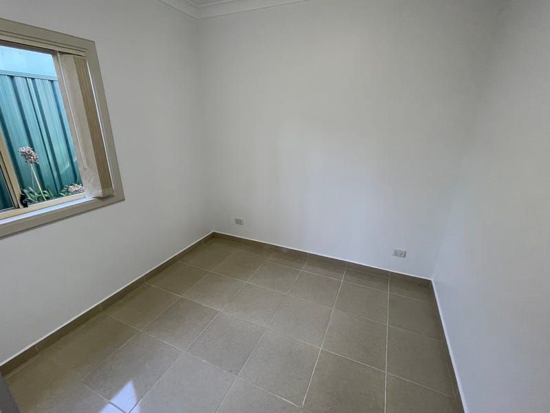 19A Holland Crescent, Casula