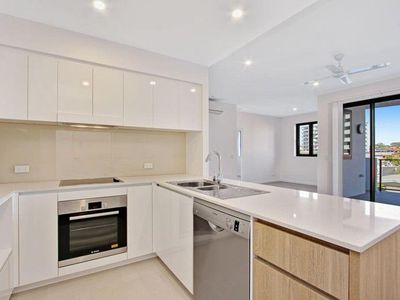 105 / 27 Kingsmill Street, Chermside