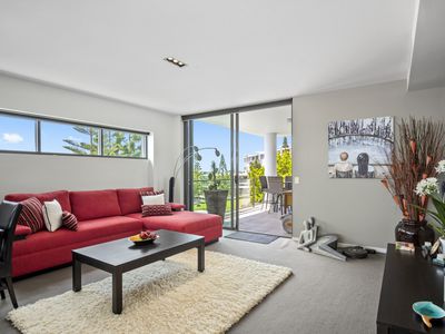 31306 / 2 Ephraim Island Bridge, Paradise Point