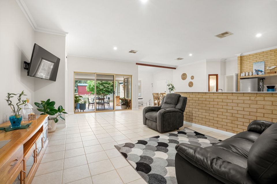 27 OAK WAY, Baldivis