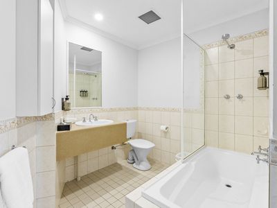 1002 / 12 Victoria Avenue, Perth