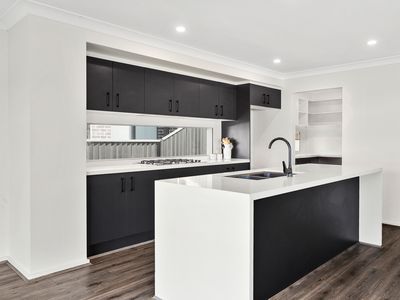 3 Flannery Drive, Calderwood