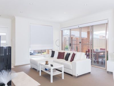 2 / 12 Propane Street, Albion Park