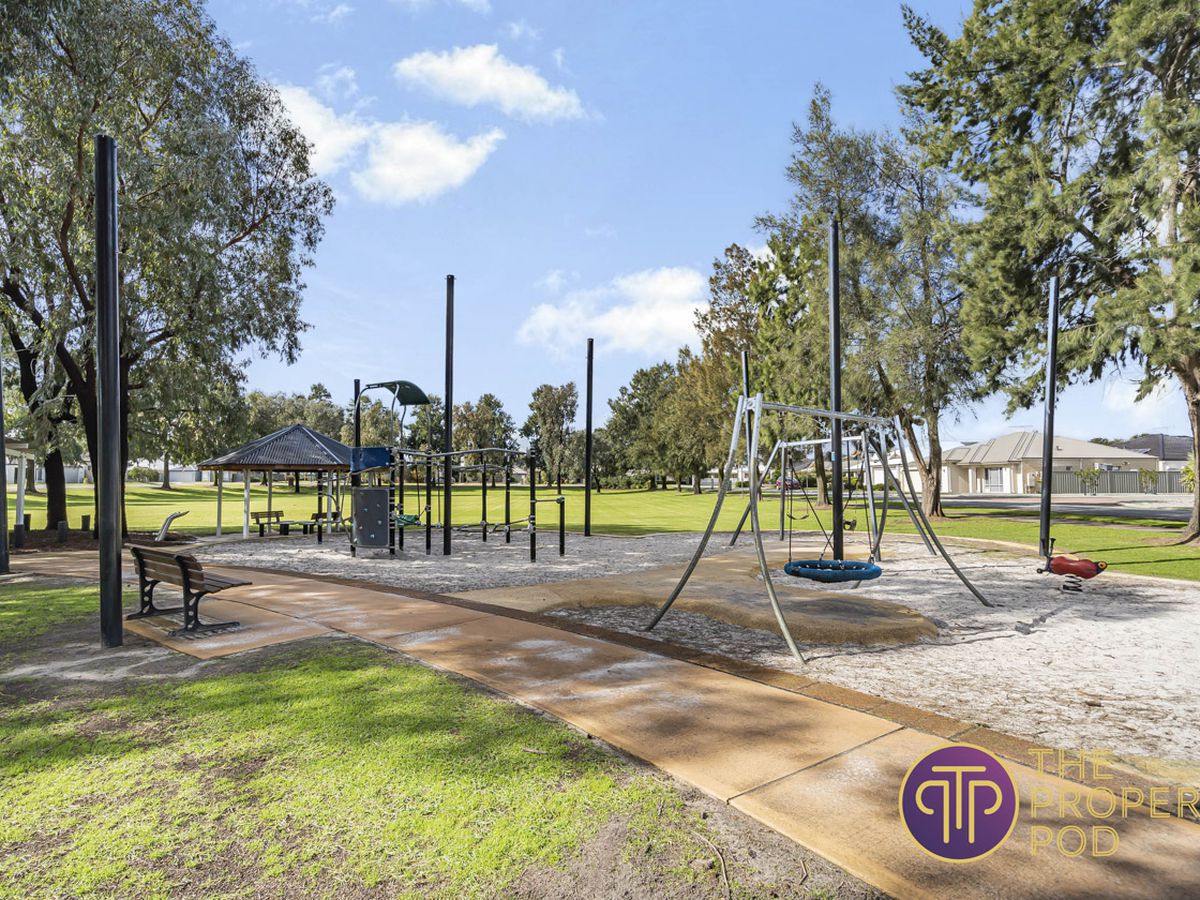 24 Sorbonne Turn, Aubin Grove