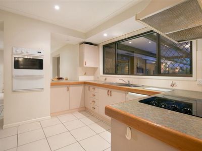 27 Passerine Drive, Rochedale South