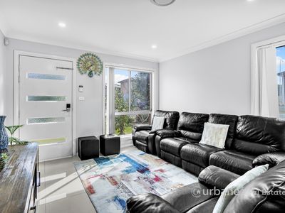 12 Raspberry Crescent, Schofields