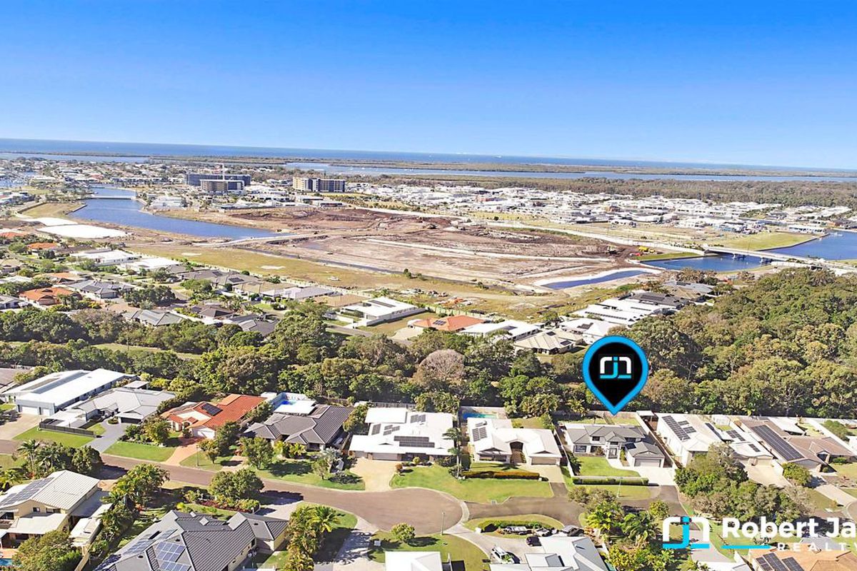 16 Tibrogargan Place, Pelican Waters