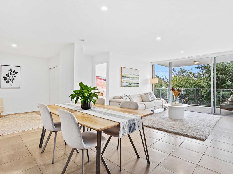 2214 / 1-7 Waterford Court, Bundall