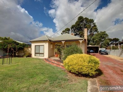 72 Williams Road, Horsham