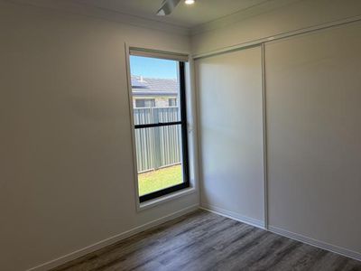 2 / 10 Satinwood Avenue, Urraween
